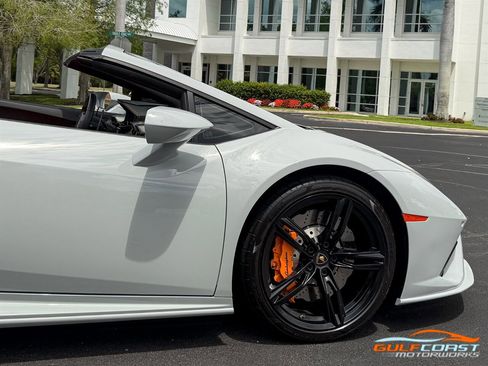 Used 2021 Lamborghini Huracan EVO RWD image 64