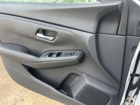 Used 2024 Nissan Sentra SV FWD image 6