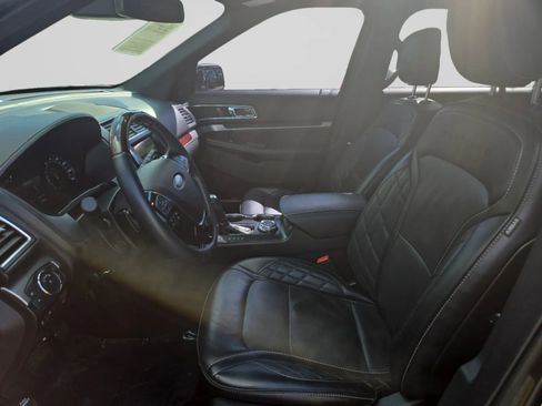Used 2019 Ford Explorer Platinum AWD/4WD image 17