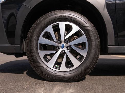 Used 2024 Subaru Outback Premium AWD/4WD image 11