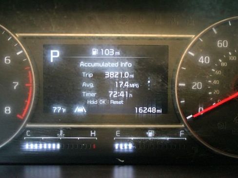 Used 2022 Kia Sorento LX AWD/4WD image 21