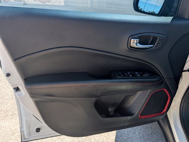 Used 2021 Jeep Compass Trailhawk AWD/4WD image 10