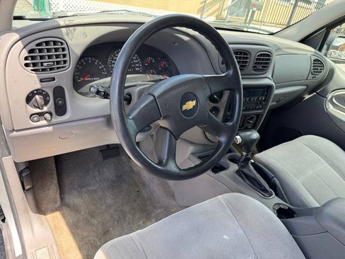 Used 2009 Chevrolet TrailBlazer LT w/ Sun And Sound Package AWD/4WD image 11