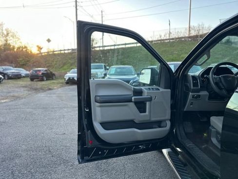 Used 2017 Ford F150 XLT image 28