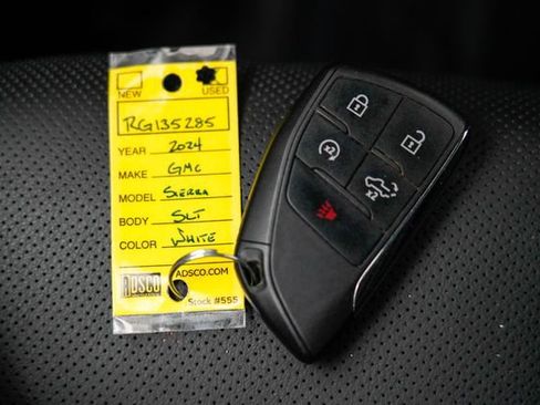 Used 2024 GMC Sierra 1500 SLT image 34