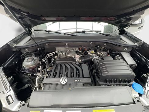Used 2023 Volkswagen Atlas SE w/ Black Wheel Package FWD image 17