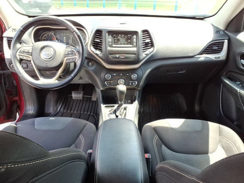 Used 2016 Jeep Cherokee Latitude w/ Comfort/Convenience Group FWD image 6