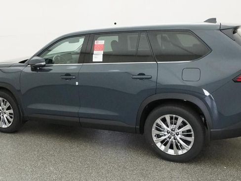 New 2026 Toyota Grand Highlander Platinum image 4