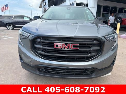 Used 2021 GMC Terrain SLT w/ Infotainment Package II FWD image 9