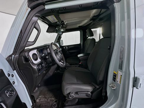 Used 2024 Jeep Wrangler Unlimited w/ Convenience Group AWD/4WD image 13