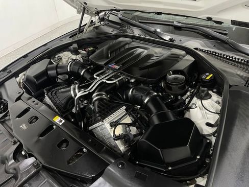 Used 2017 BMW M6 Convertible image 28