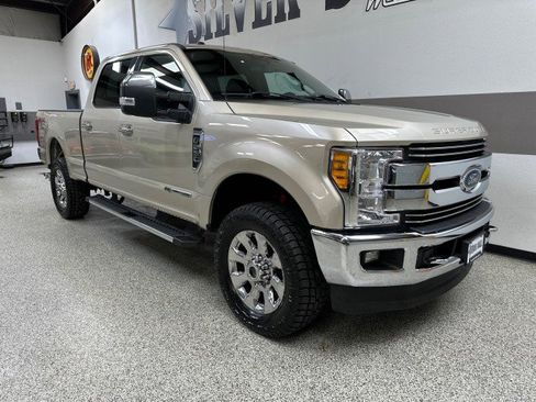 Used 2017 Ford F250 Lariat w/ Chrome Package image 38