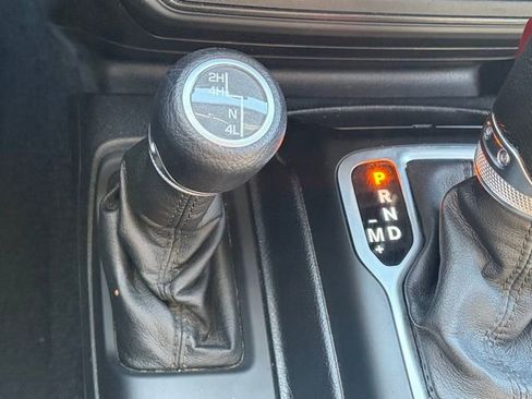 Used 2018 Jeep Wrangler Sport image 23