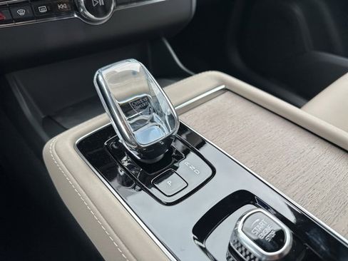 New 2026 Volvo XC90 B6 Plus w/ Protection Package Premier image 14