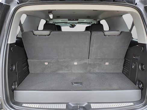 Used 2020 Cadillac Escalade Premium Luxury w/ Escalade Sport Edition image 17