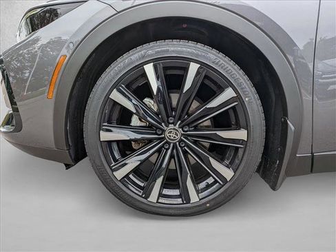 Certified 2024 Toyota Crown Platinum AWD/4WD image 23