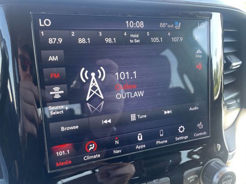 Used 2020 RAM 3500 Laramie image 34