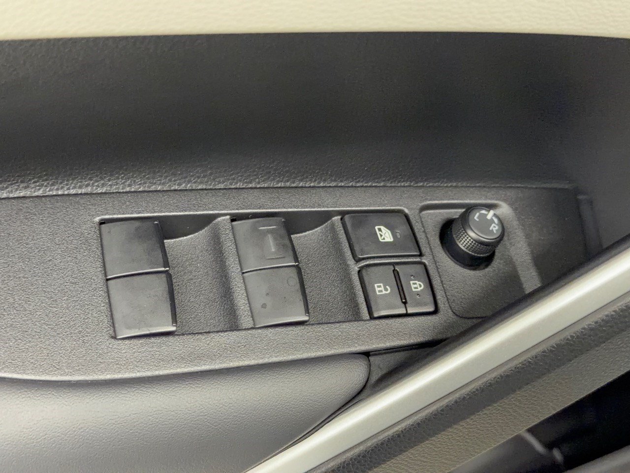 New 2026 Toyota Corolla Cross LE AWD/4WD image 15