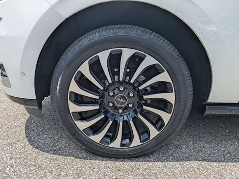 Certified 2022 Lincoln Navigator Black Label AWD/4WD image 12