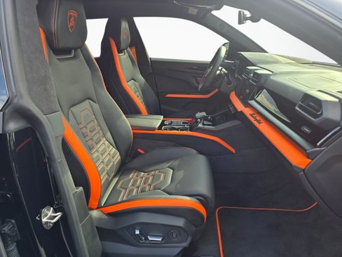 Used 2025 Lamborghini Urus SE AWD/4WD image 29
