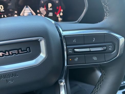 New 2026 GMC Canyon Denali image 24