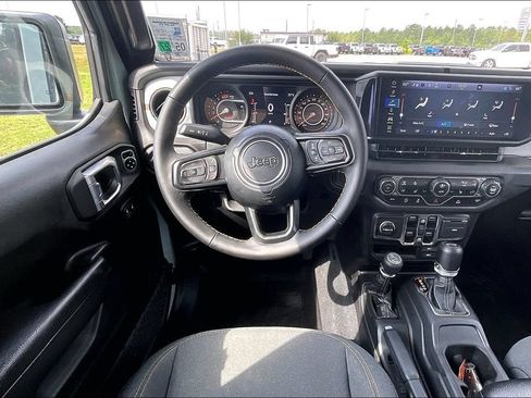 Used 2024 Jeep Wrangler Unlimited Sport AWD/4WD image 5