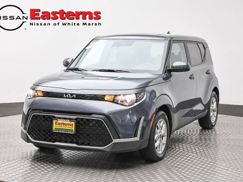 Used 2023 Kia Soul LX w/ LX Technology Package FWD image 1