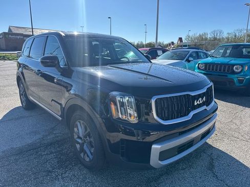 Used 2024 Kia Telluride LX AWD/4WD image 1