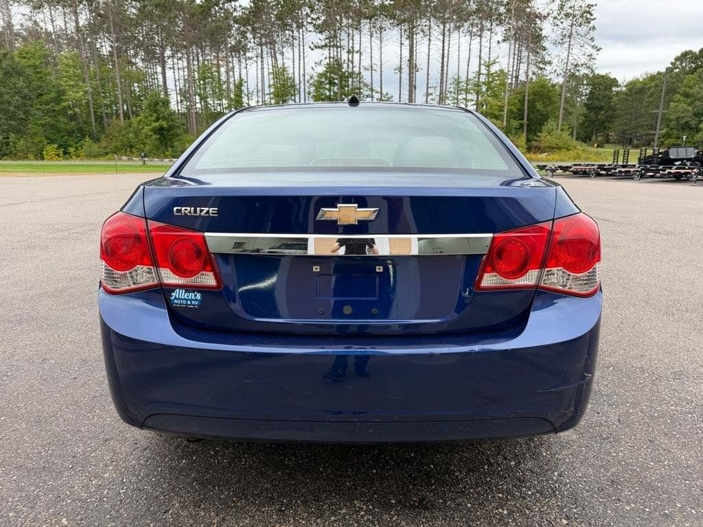 Used 2012 Chevrolet Cruze LS FWD image 5