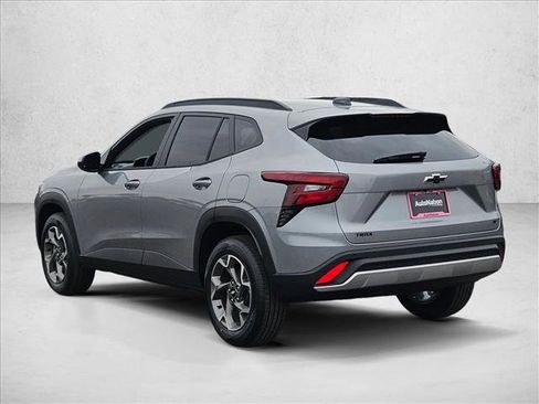 New 2026 Chevrolet Trax LT w/ Driver Confidence Package image 9