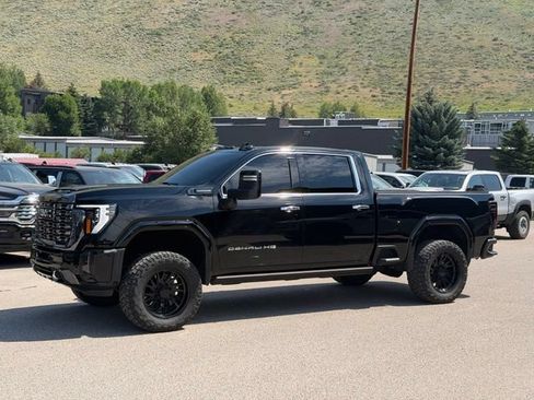 Used 2024 GMC Sierra 2500 Denali Ultimate AWD/4WD image 2