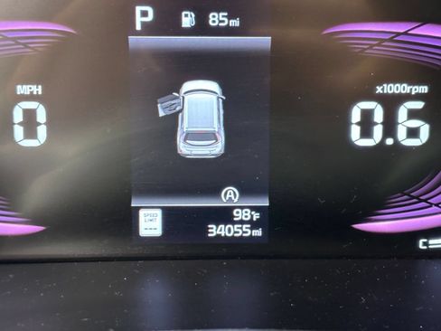 Used 2025 Kia Soul LX w/ LX Technology Package FWD image 10
