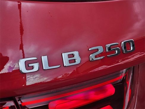 New 2026 Mercedes-Benz GLB 250 4MATIC image 14