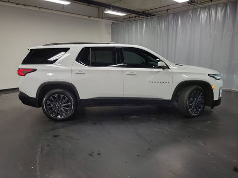 Used 2023 Chevrolet Traverse RS image 9