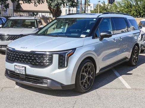 Used 2025 Kia Carnival SX Prestige image 5