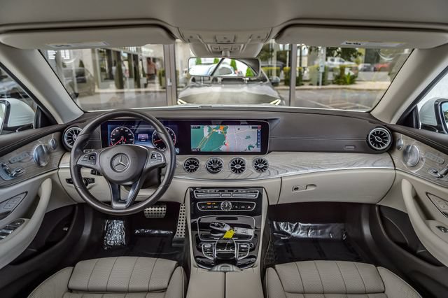 Used 2018 Mercedes-Benz E 400 4MATIC Cabriolet image 3