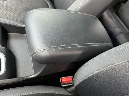 Used 2019 Hyundai Santa Fe SE FWD image 32