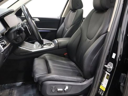 Used 2022 BMW X7 xDrive40i w/ Cold Weather Package AWD/4WD image 13