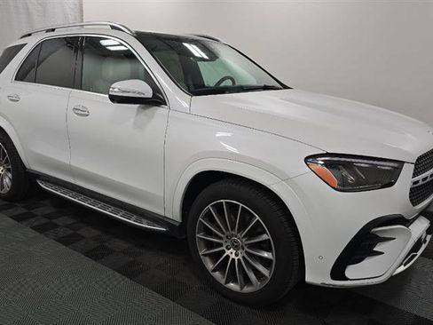 Used 2024 Mercedes-Benz GLE 450e 4MATIC w/ AMG Line Exterior image 3