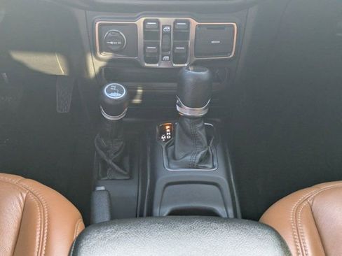 Used 2022 Jeep Gladiator Sport image 17