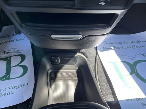 New 2026 Chrysler Pacifica Select image 21