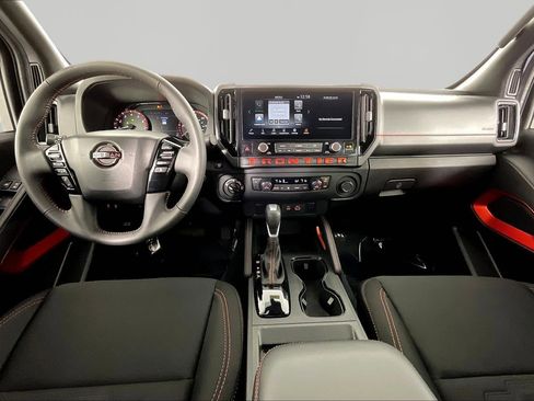 Used 2025 Nissan Frontier PRO-4X w/ Tow Package AWD/4WD image 8