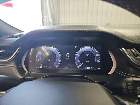 Used 2023 Jeep Grand Cherokee Altitude AWD/4WD image 18