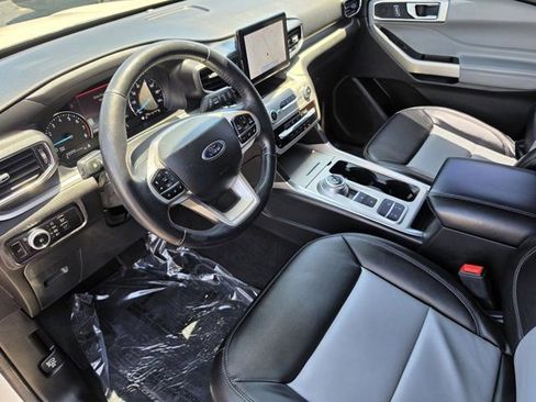 Certified 2023 Ford Explorer XLT w/ Equipment Group 202A RWD image 17