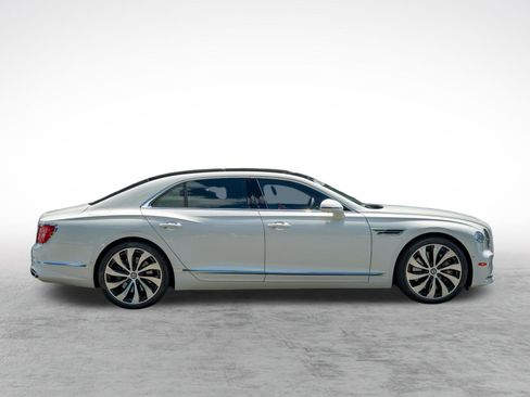 Used 2026 Bentley Flying Spur Plug-In Hybrid AWD/4WD image 10