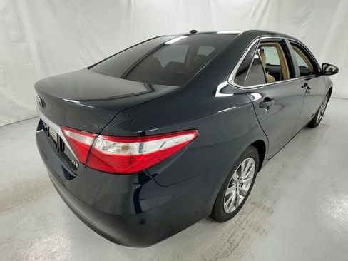 Used 2015 Toyota Camry XLE w/ Convenience Package FWD image 3
