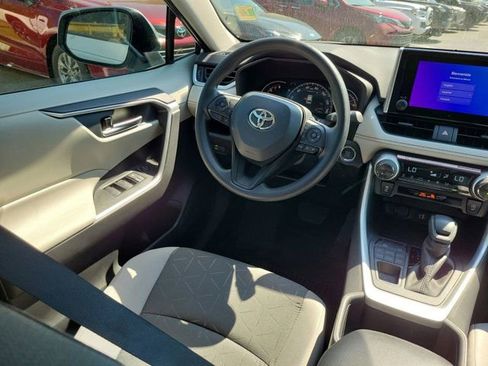 Used 2025 Toyota RAV4 XLE image 22