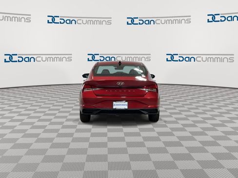 Used 2021 Hyundai Elantra SEL FWD image 8