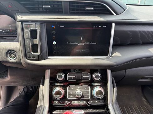 Used 2022 GMC Yukon Denali AWD/4WD image 8