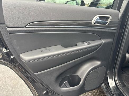 Used 2022 Jeep Grand Cherokee Limited image 23